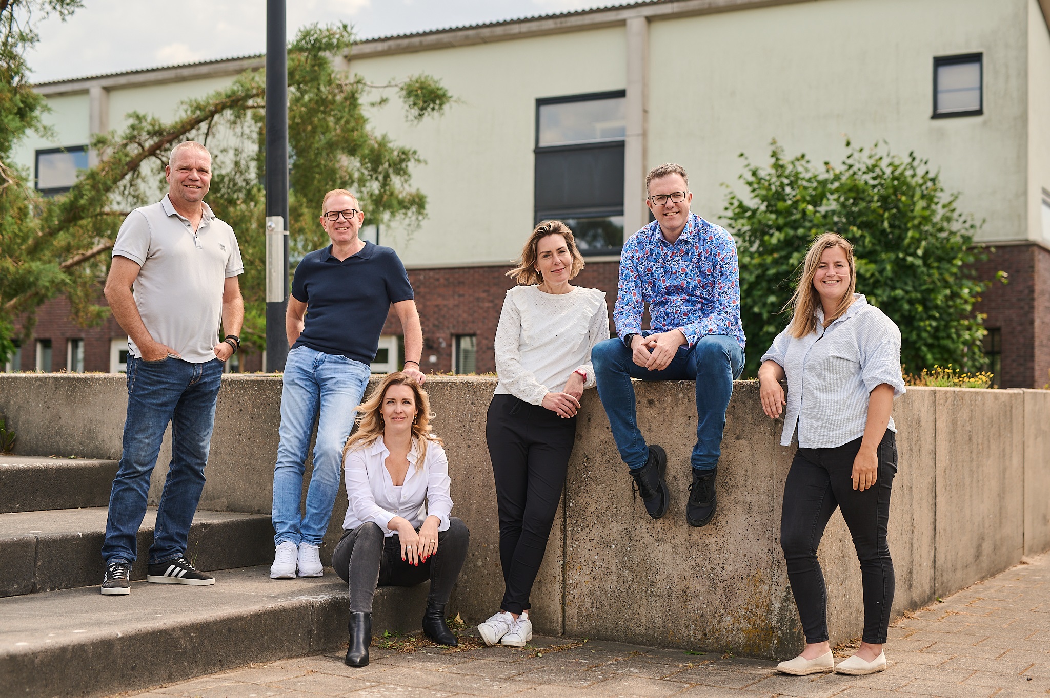 Ons contact is gebaseerd op gelijkheid aan elkaar